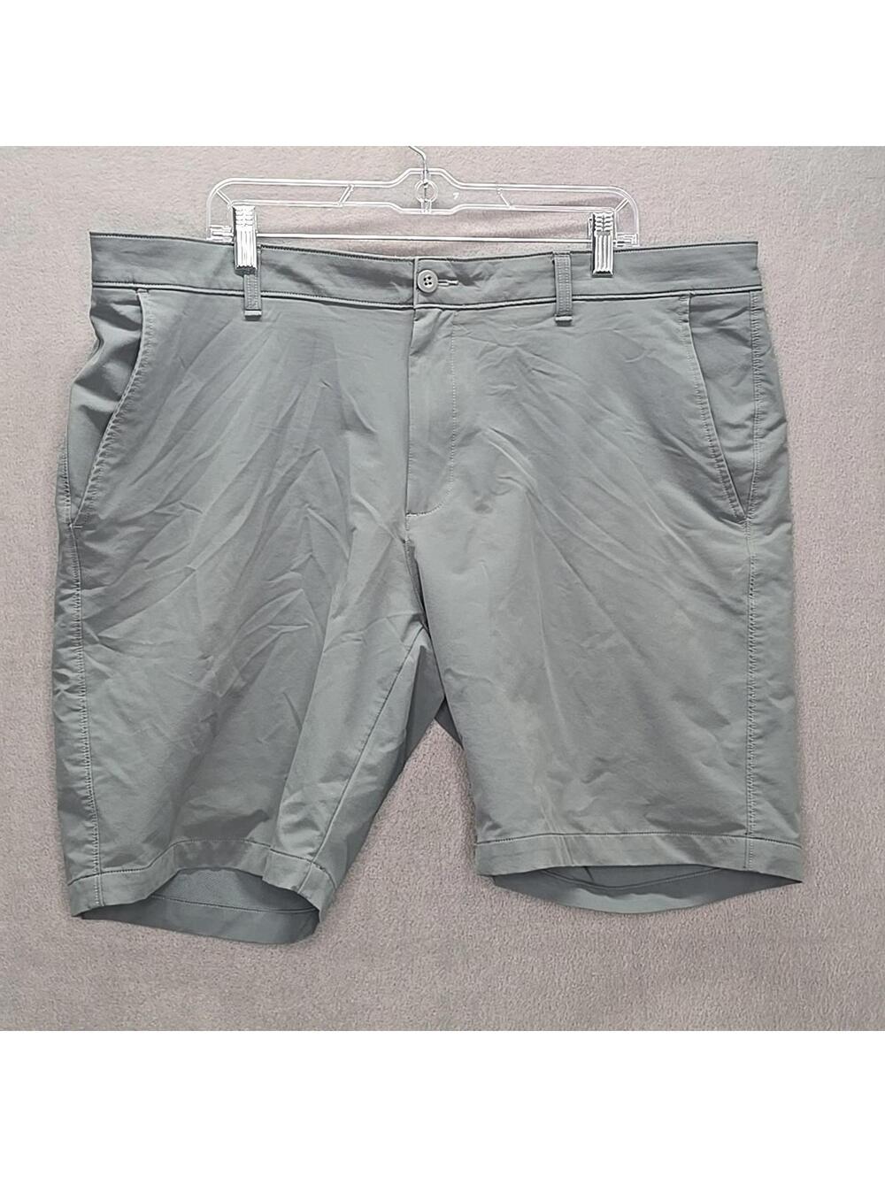 Under Armour -  UA Tech Gray Golf Shorts - Men Size 42 - STYLE 1350071